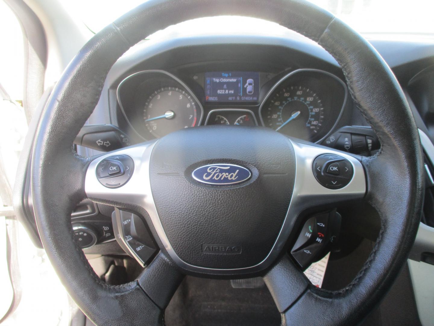 2013 WHITE Ford Focus (1FADP3F29DL) , AUTOMATIC transmission, located at 540a Delsea Drive, Sewell, NJ, 08080, (856) 589-6888, 39.752560, -75.111206 - Photo#19